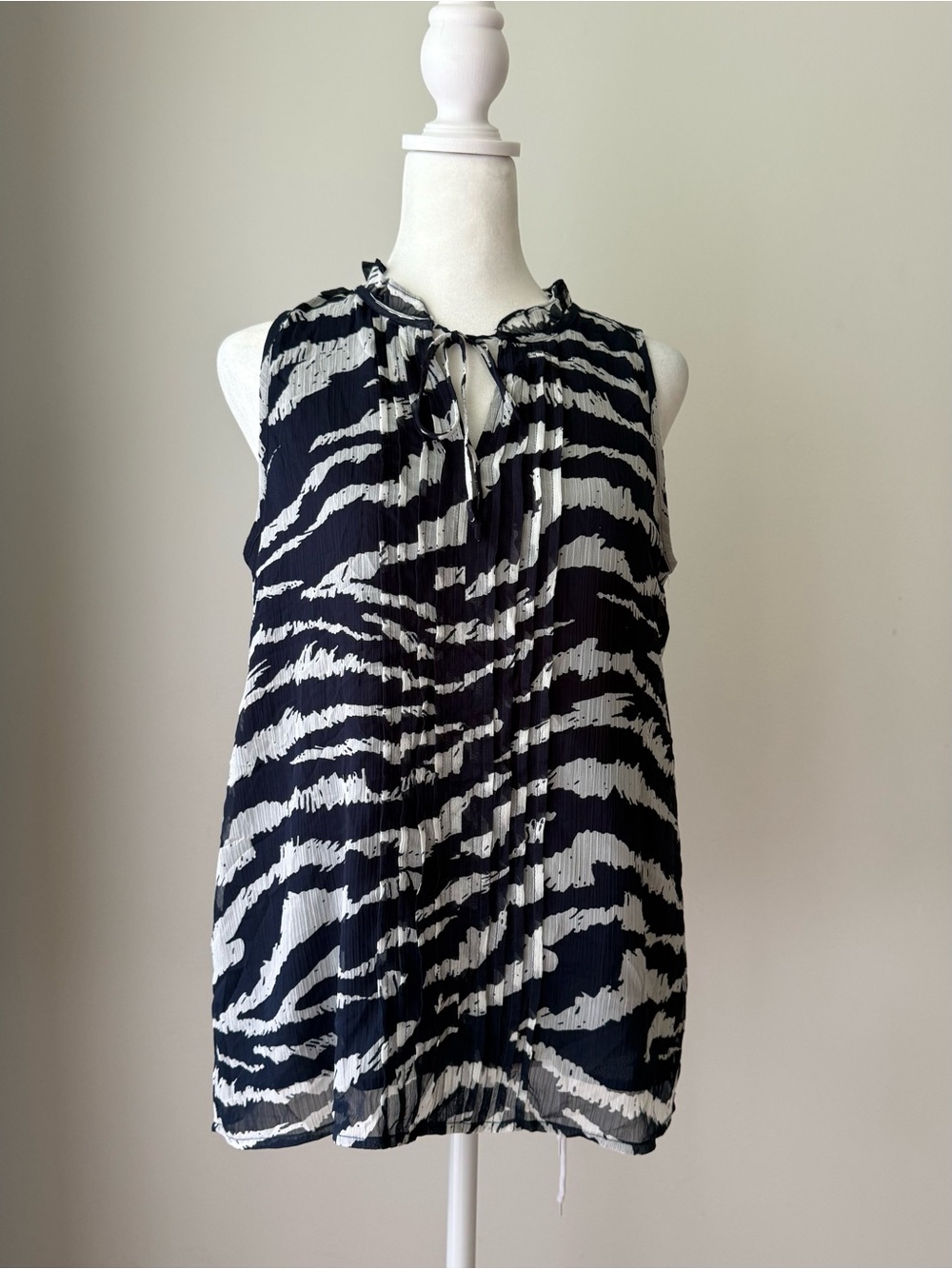 LOFT Navy and White Printed Ruffled Neck Blouse S